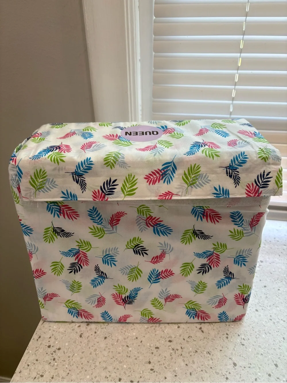NWOT Kate Spade Colorful Leaves Queen Sheet Set